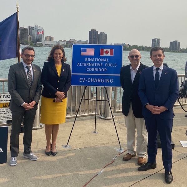 Canadian Minister of Transport Omar Alghabra, Michigan Governor Gretchen Whitmer, Dynamic Electrical Group President and IBEW Member Bill Baisden, and U.S. Transportation Secretary Pete Buttigieg in Detroit announcing the new binational corridor.